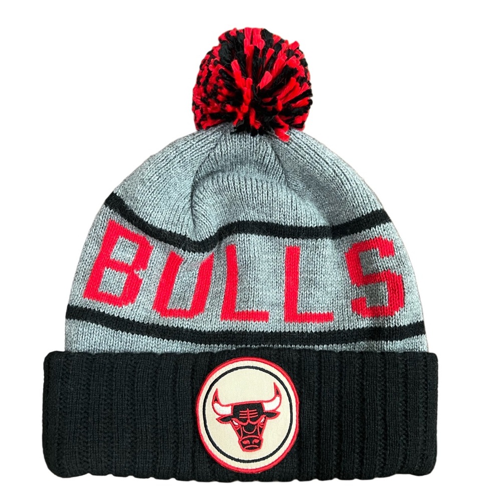 Mitchell & Ness Bulls Gray and Black Beanie with Red Pom
